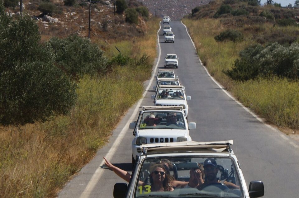 Renting a car in Crete: 14 essentials tips (2023)
