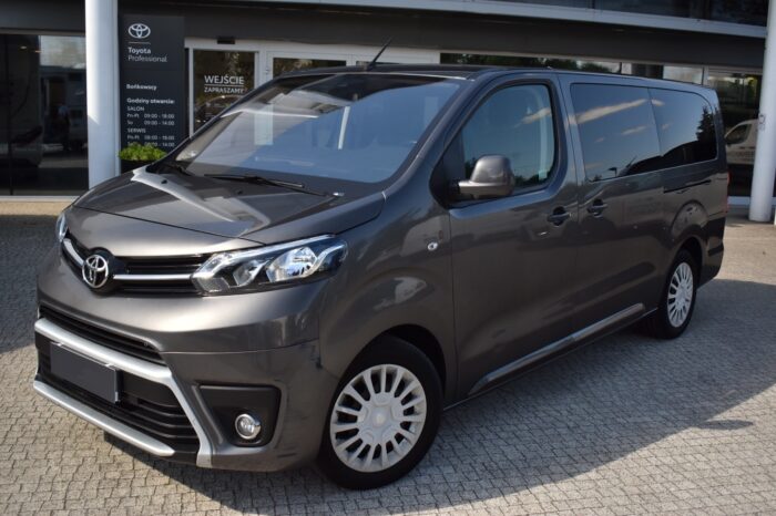 Toyota Verso 9 seat Automatic